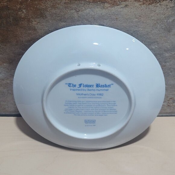 Schmid Hummel Mothers Day 1982 The Flower Basket Decorative Wall Hanging Plate - Picture 11 of 11